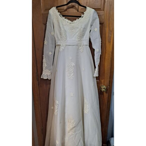 Handmade Dresses & Skirts - Vintage Wedding Dress With Train Bishop Long Sleeve